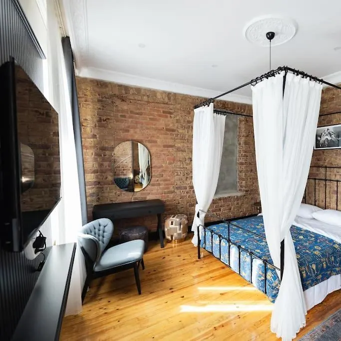 Beyoglu'Nda 4+1 Ferah, Manzarali Tarihi Daire Estambul Apartamento
