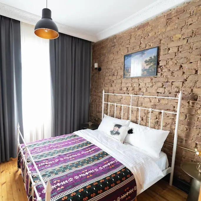 Apartamento Beyoglu'Nda 4+1 Ferah, Manzarali Tarihi Daire Estambul