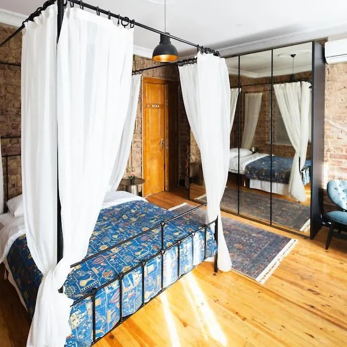 Beyoglu'Nda 4+1 Ferah, Manzarali Tarihi Daire Estambul Apartamento