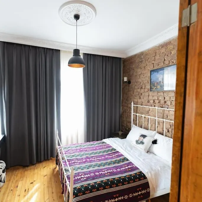 Beyoglu'Nda 4+1 Ferah, Manzarali Tarihi Daire Istanbul Apartment